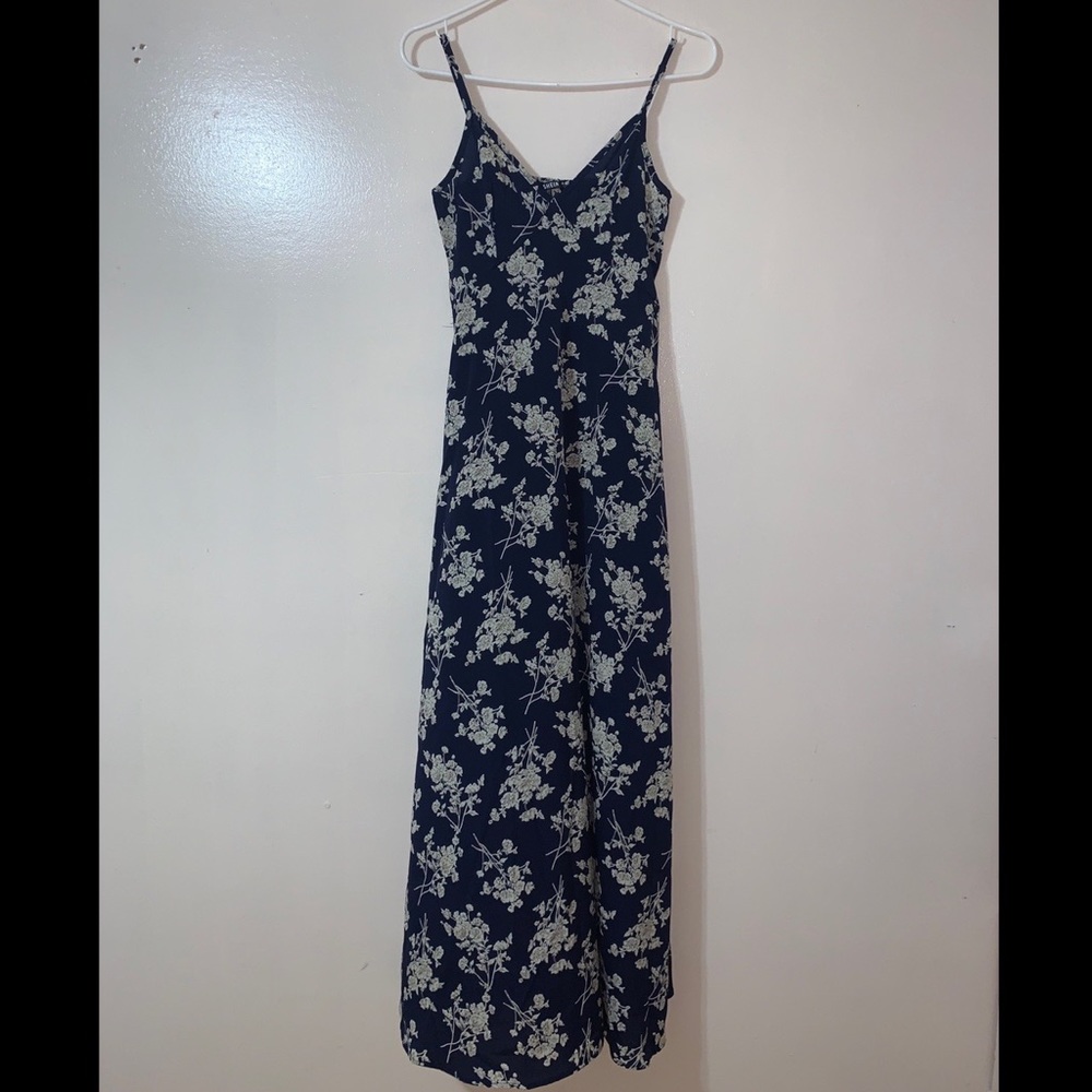 Sleeveless long dress